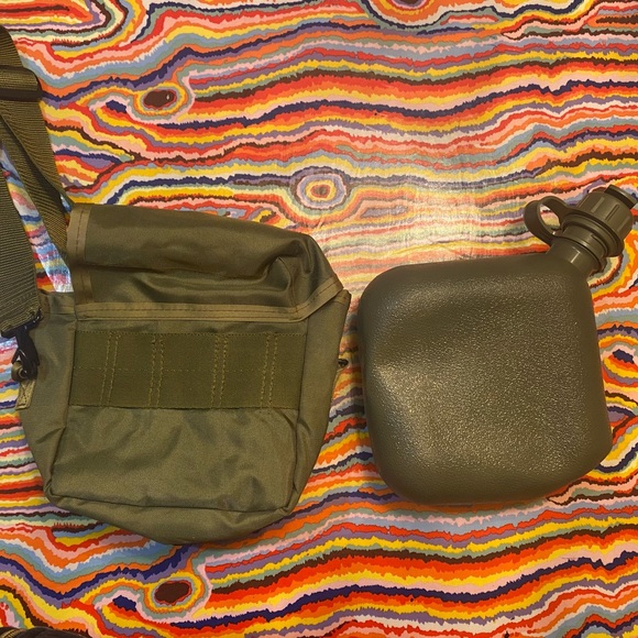 US Skilcraft 1A863 2 quart collapsible water canteen - Picture 3 of 4